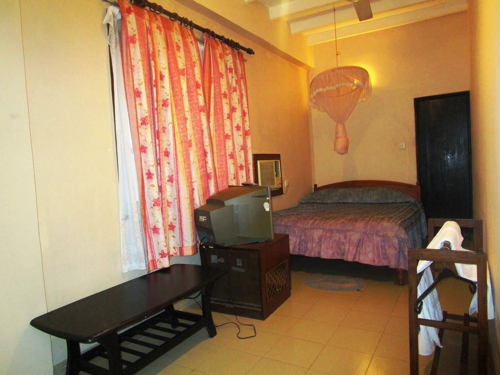 Hotel Shalini Anuradhapura Zimmer foto