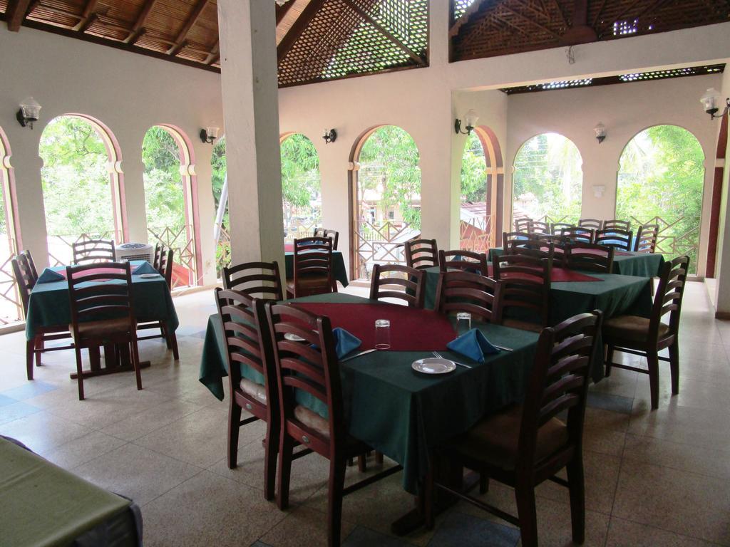 Hotel Shalini Anuradhapura Exterior foto