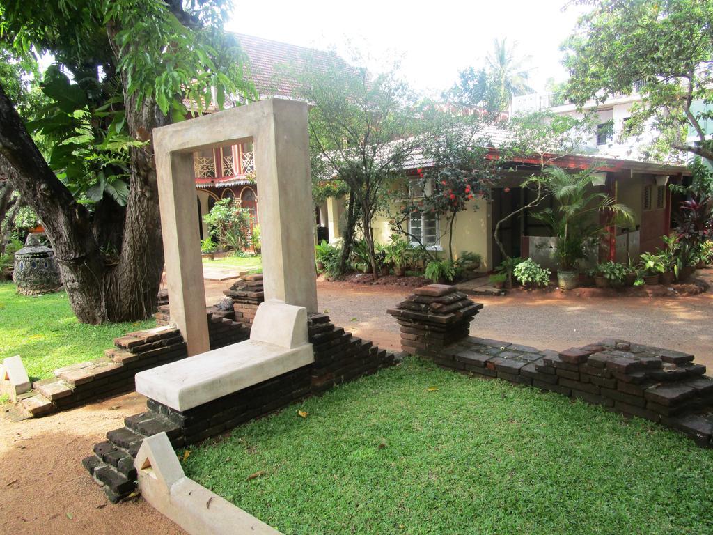Hotel Shalini Anuradhapura Exterior foto