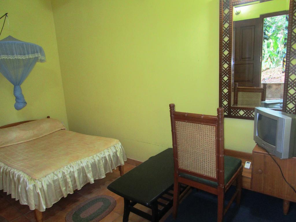 Hotel Shalini Anuradhapura Zimmer foto
