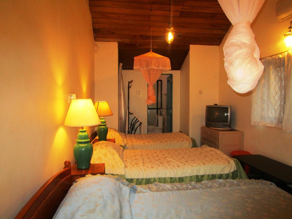 Hotel Shalini Anuradhapura Zimmer foto