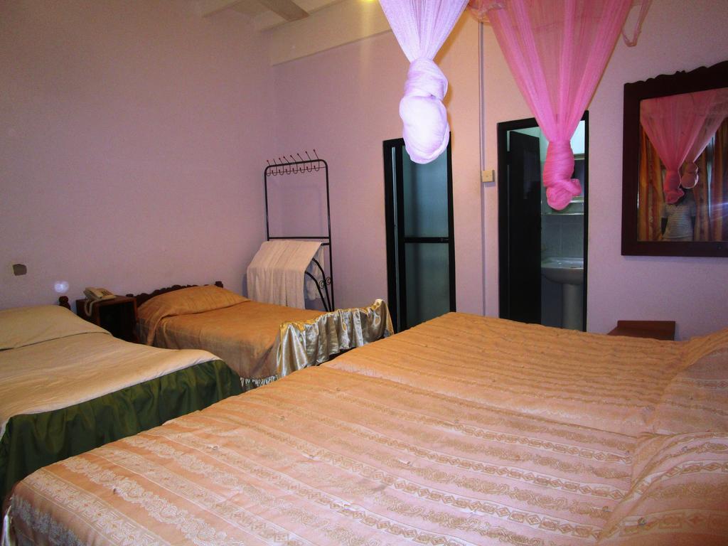 Hotel Shalini Anuradhapura Zimmer foto